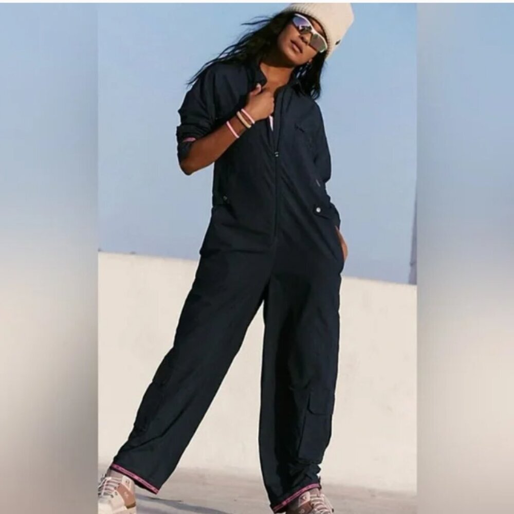 Free People FP Movement Mesmerize Me Coveralls Utility Jumpsuit Navy Small NWT - Picture 2 of 12